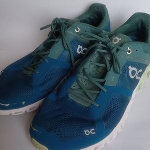 On Running On Cloud Swiss Engineering Cloud Tec Running Shoes US Men 10.5